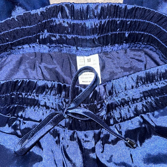 Girls Blue Satin Joggers ๐ size Medium - Picture 4 of 4